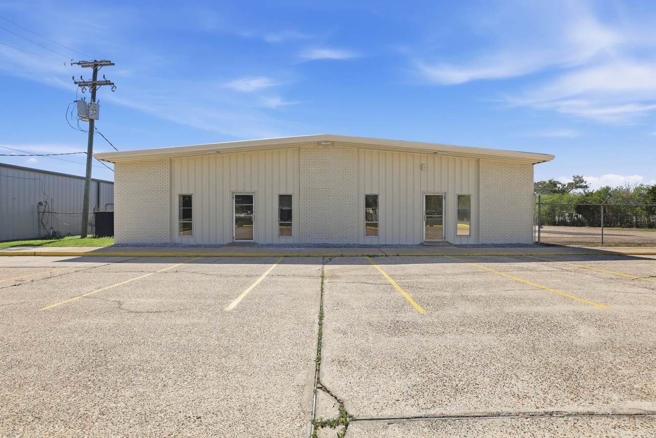 2103 Coteau Rd - Photo 1