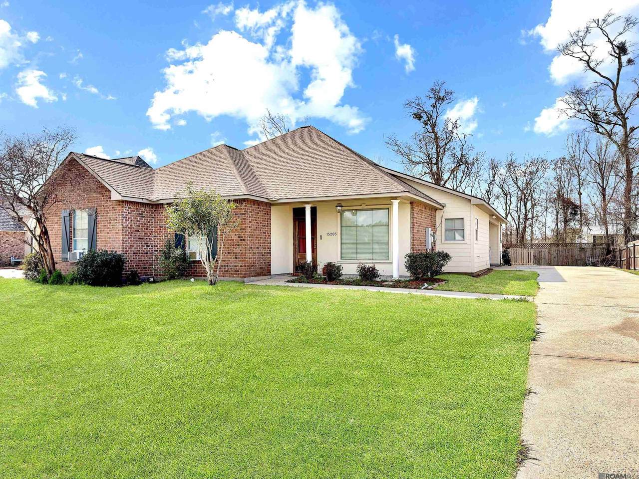 15205 Amanda Dr - Photo 1