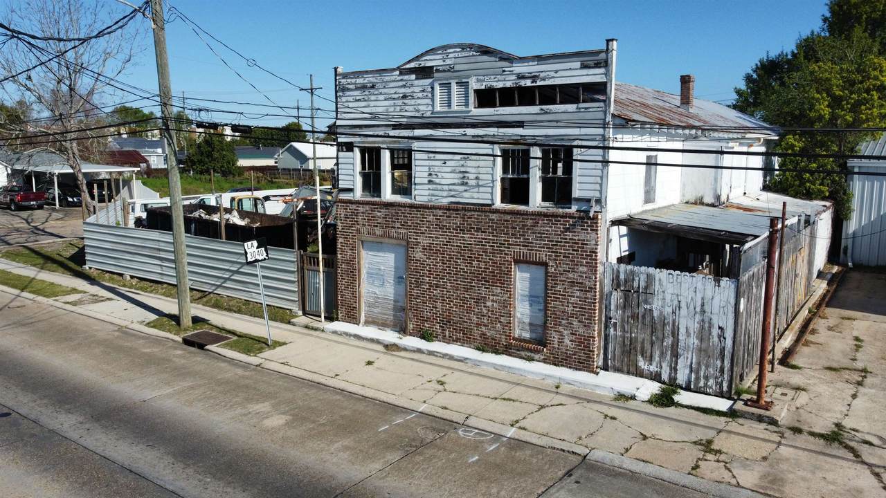 709 Bond St - Photo 1