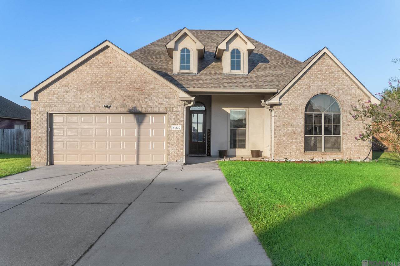 41220 Colonial Dr - Photo 1