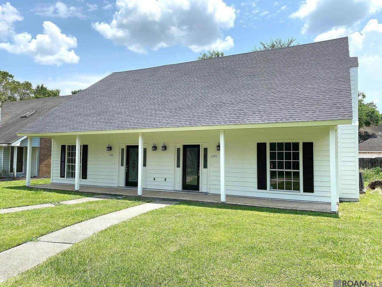 1551 Sharlo Ave - Photo 1