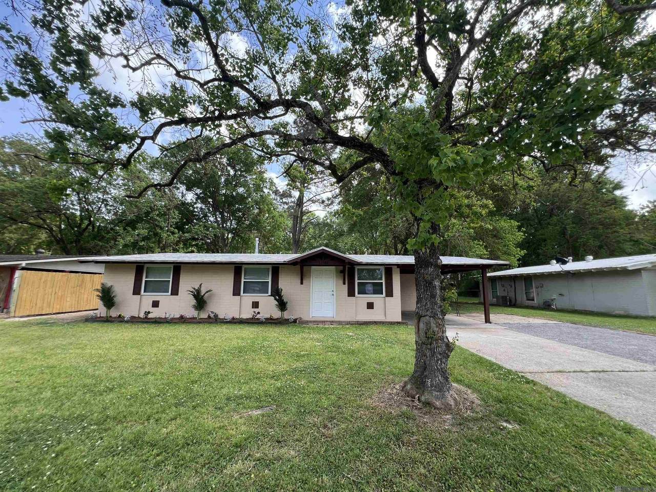 11588 Biscayne Dr - Photo 1