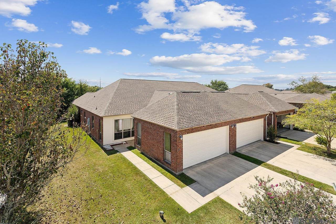 5364 Courtyard Dr - Photo 1