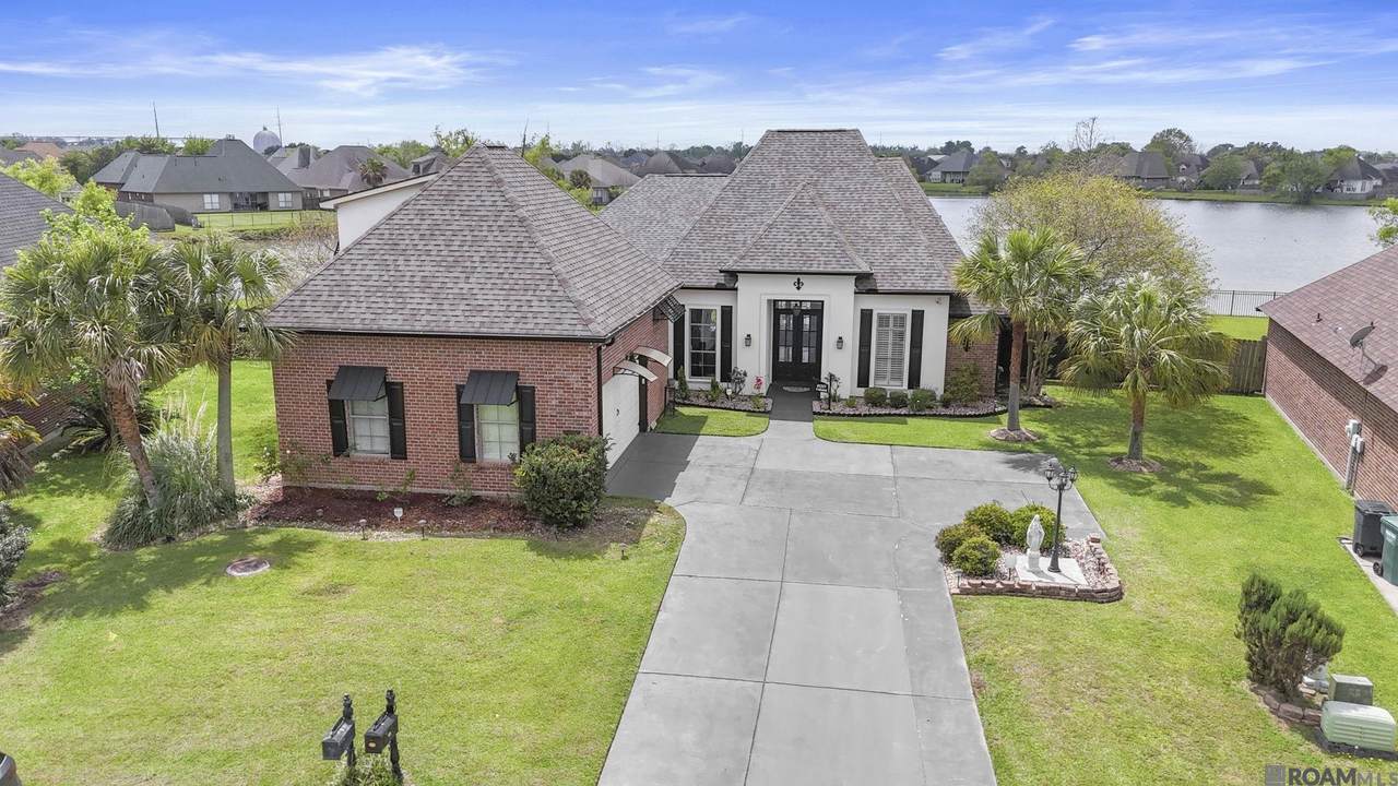 41227 Colonial Dr - Photo 1