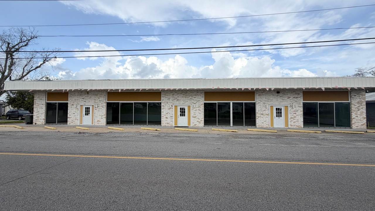 6633 Main St - Photo 1