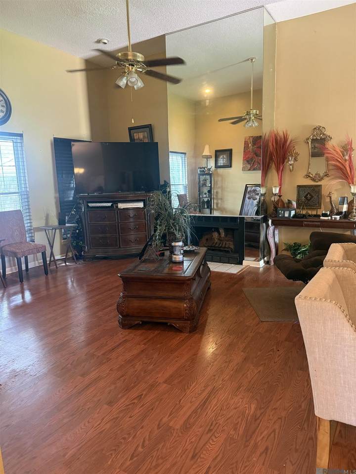 https://bt-photos.global.ssl.fastly.net/batonrouge/1280_boomver_1_2026006293-2.jpg