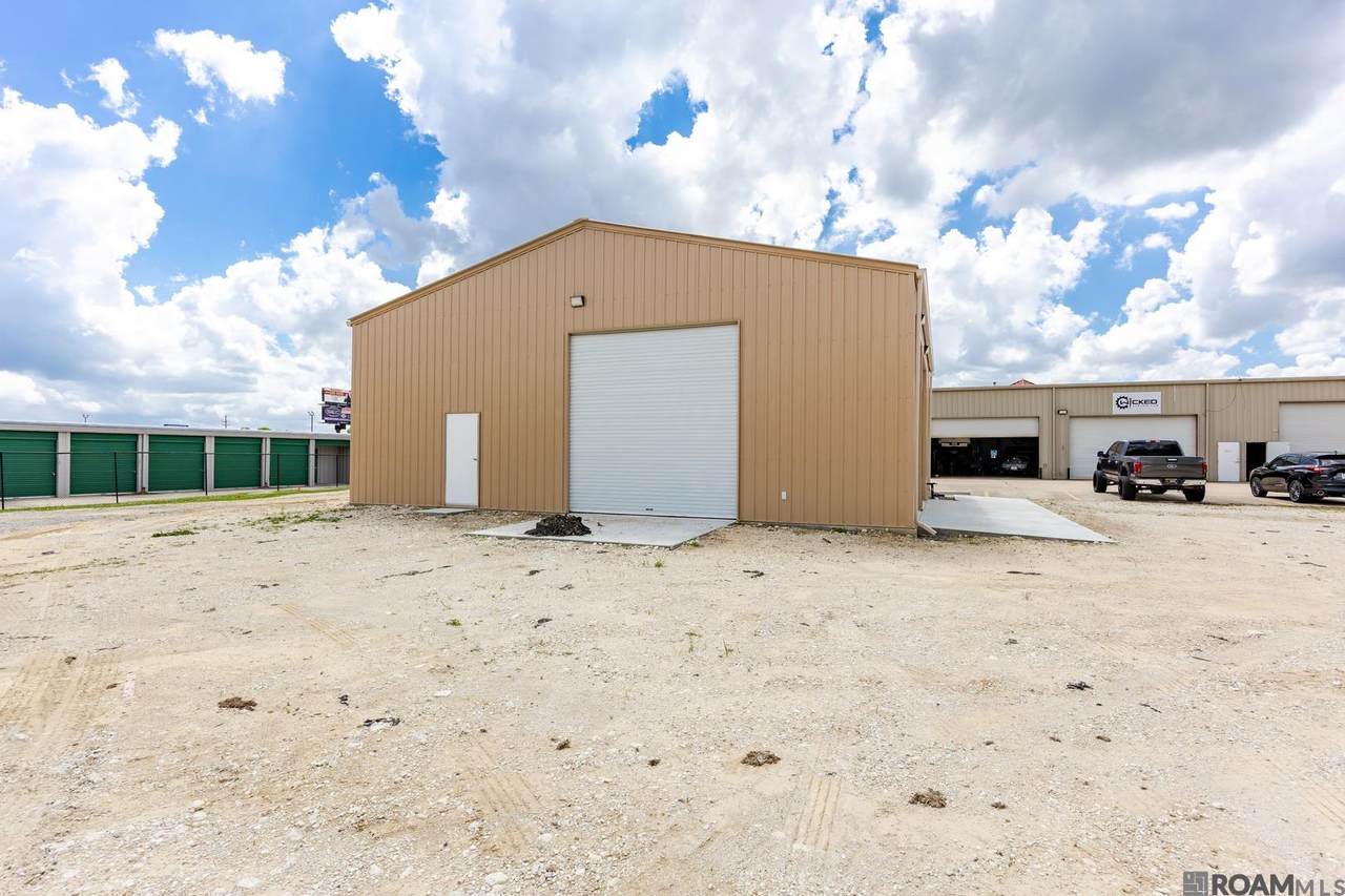 17886 Airline Hwy - Photo 1