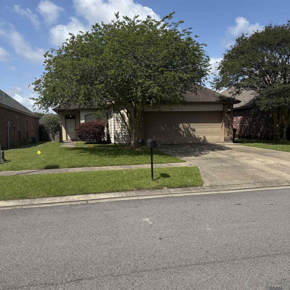 2924 Nicholson Lake Dr - Photo 1