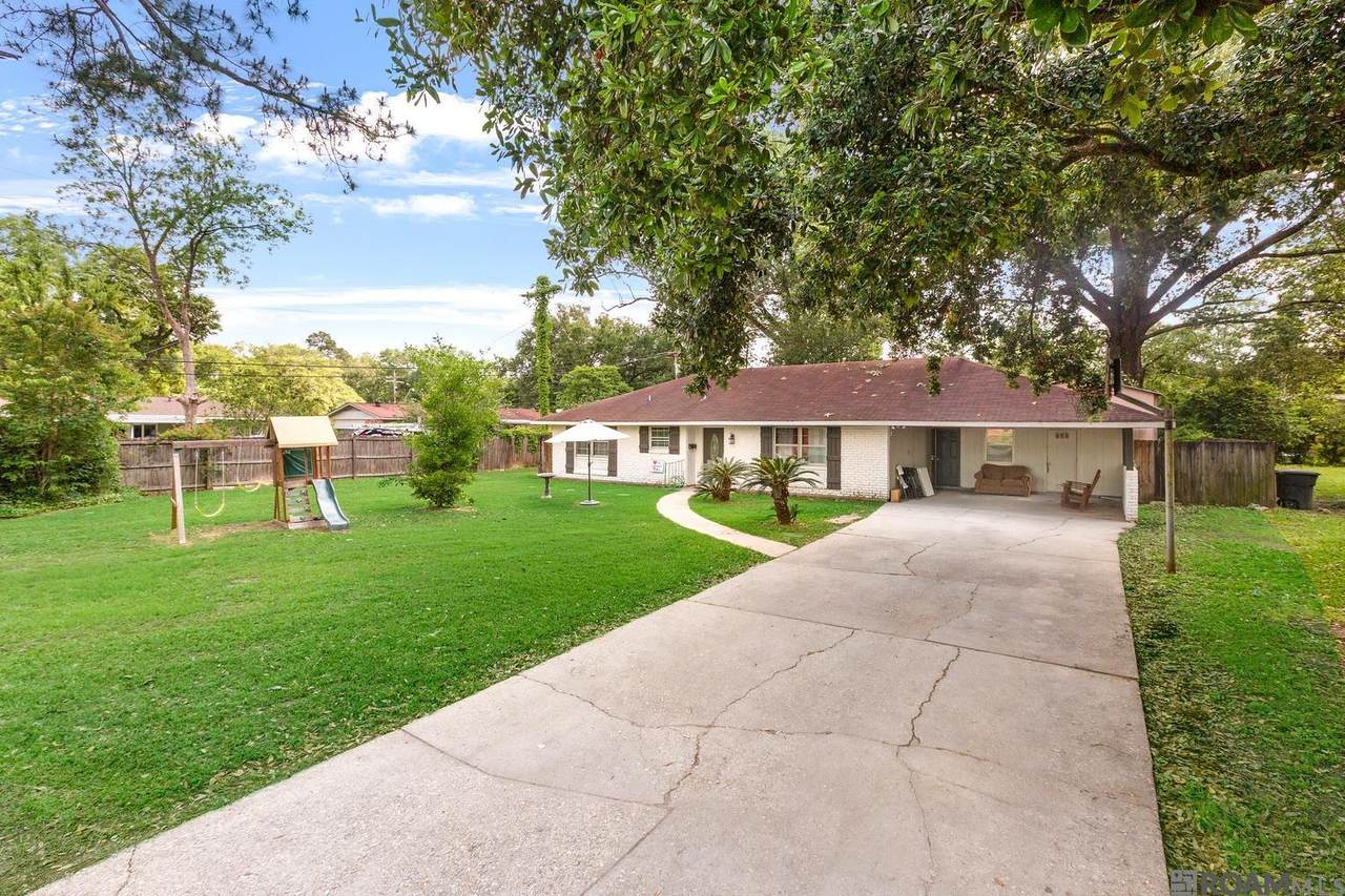 321 Burgess Pl - Photo 1