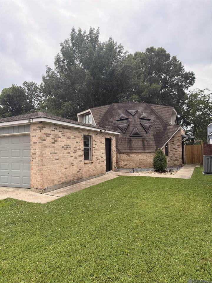 15444 Summerwood Ave - Photo 1