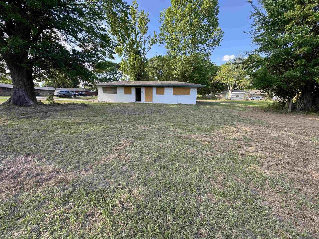 9910 Avenue B - Photo 1