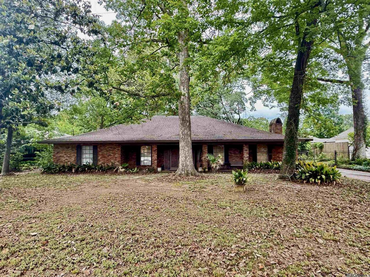 1957 Longwood Dr - Photo 1