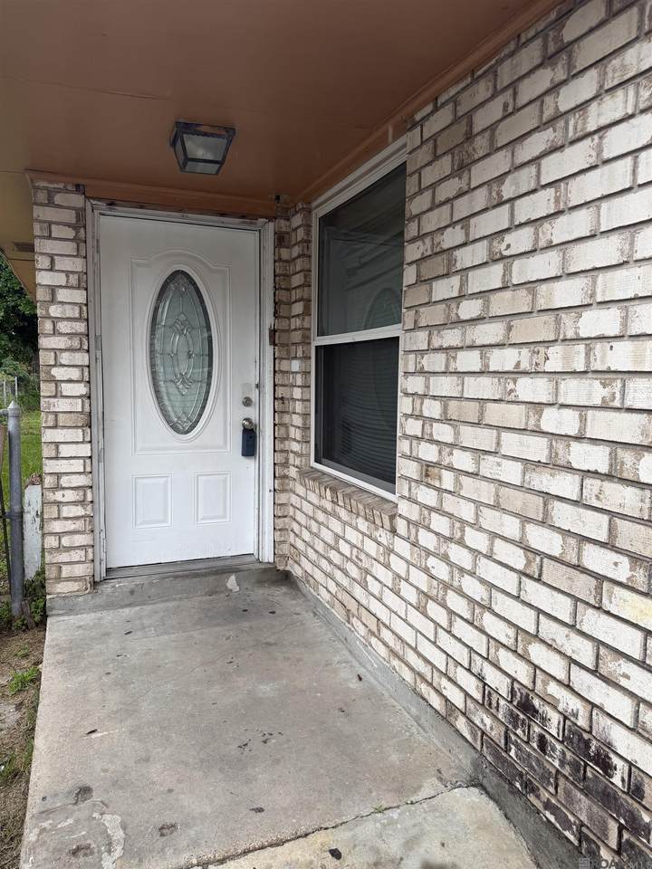 2723 Tifton Street - Photo 1