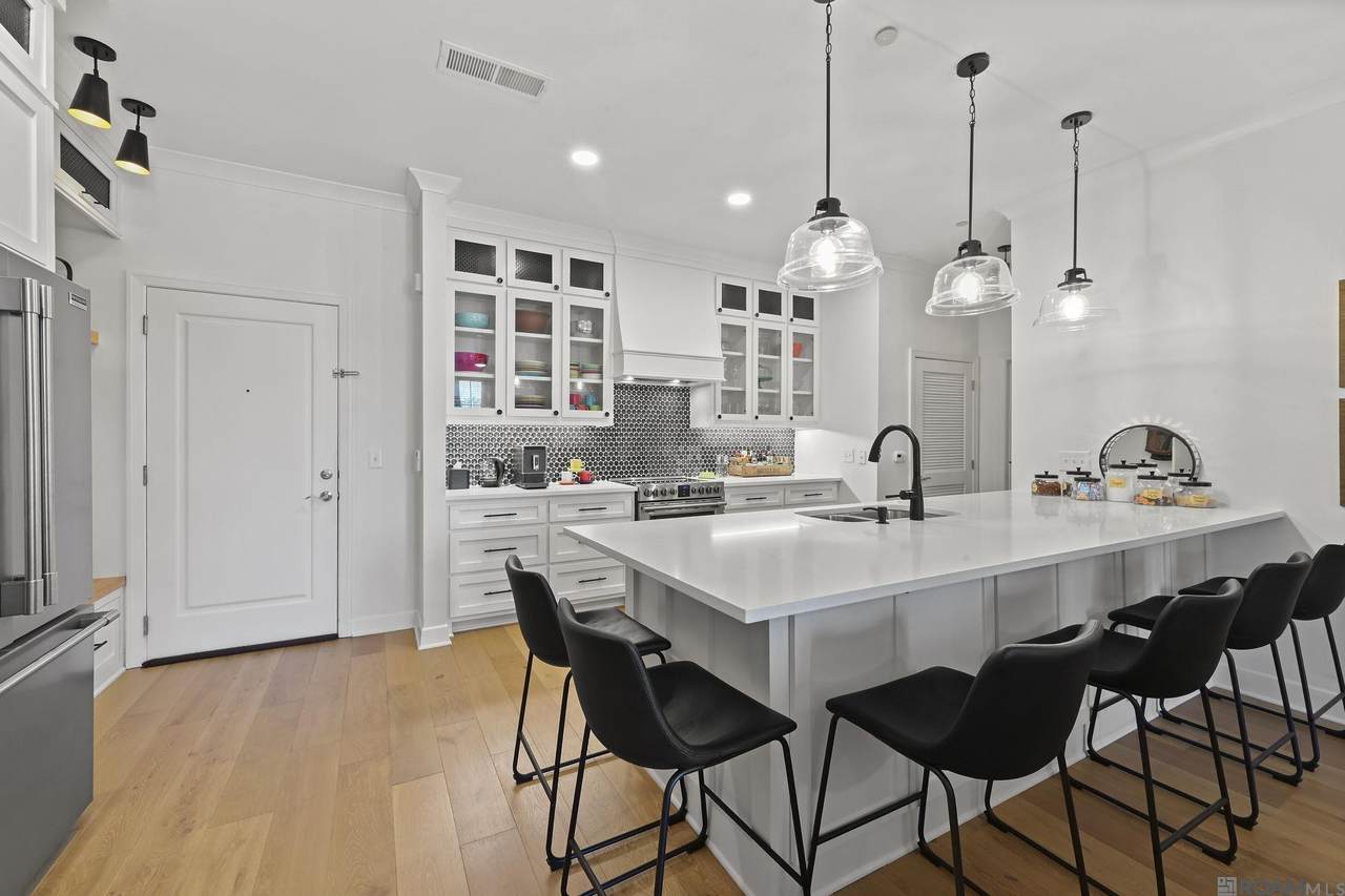 7707 Bluebonnet Blvd - Photo 1