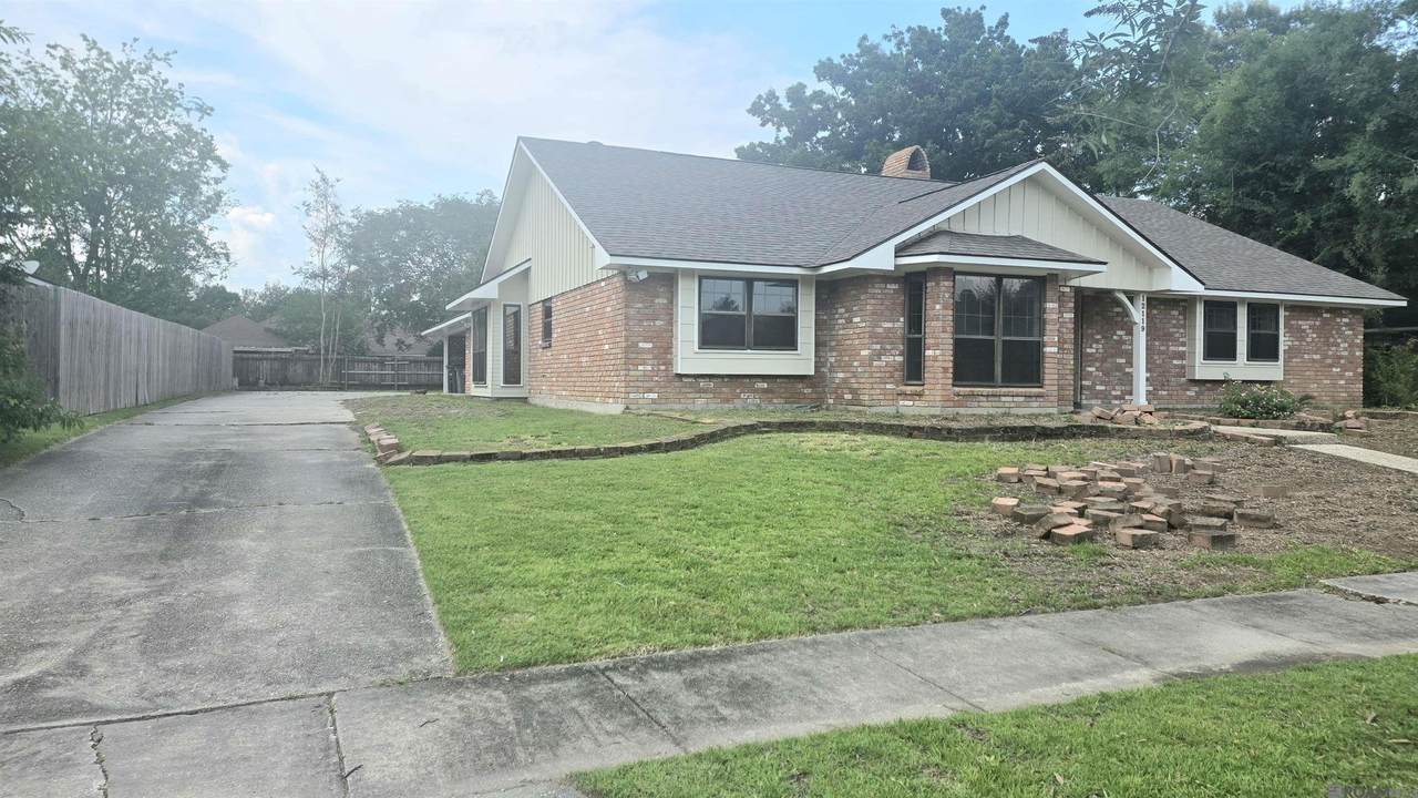 12119 Mallory Ave - Photo 1