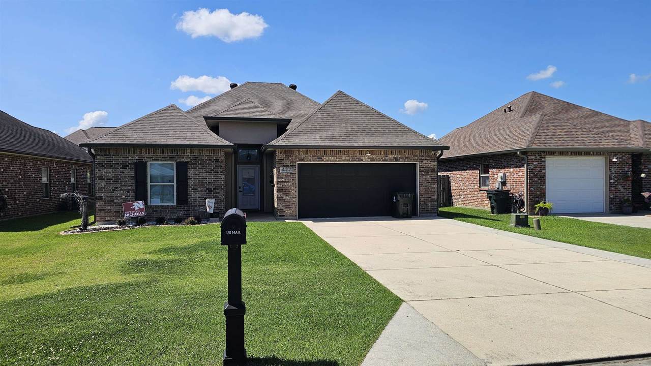427 Christopher Dr - Photo 1