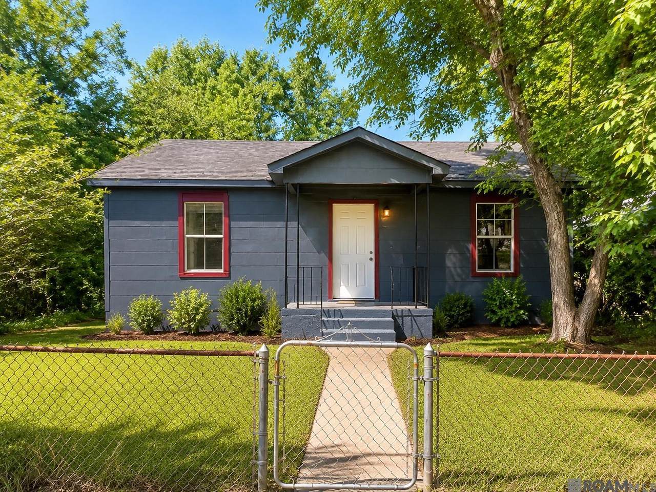 4234 Maple Dr - Photo 1