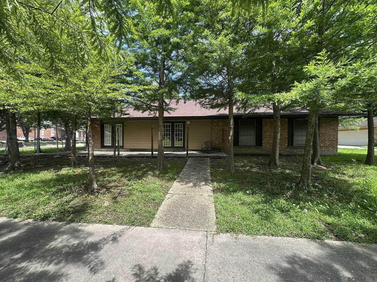 12750 Coursey Boulevard - Photo 1