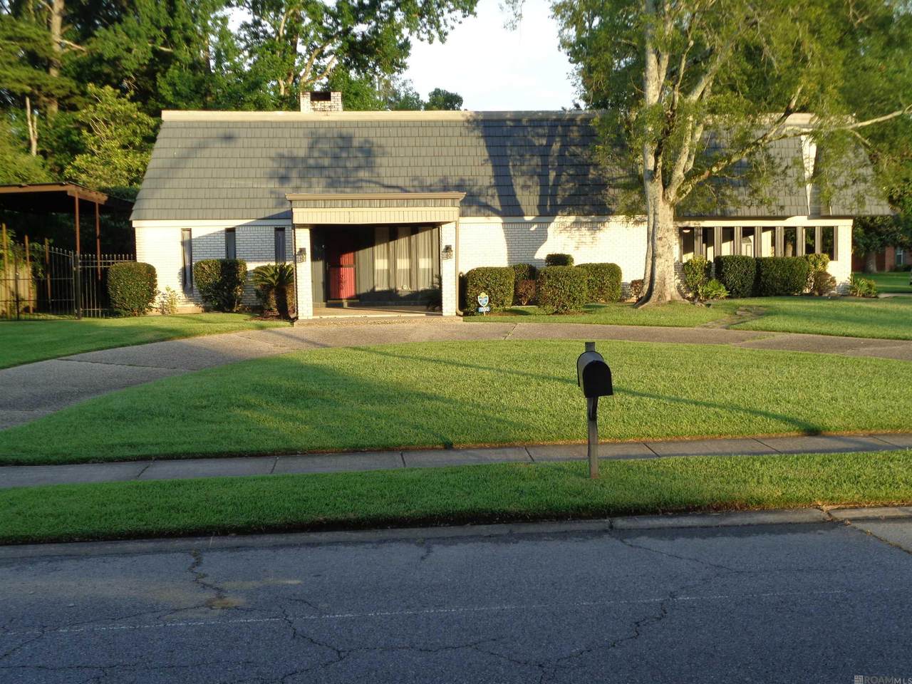 1150 Kenilworth Pkwy - Photo 1