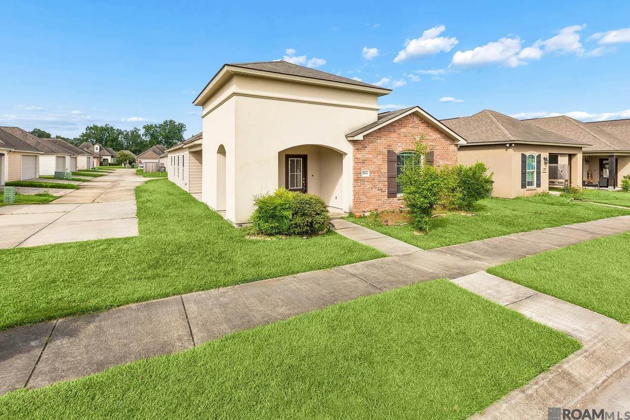 7864 Pelican Lakes Ave - Photo 1