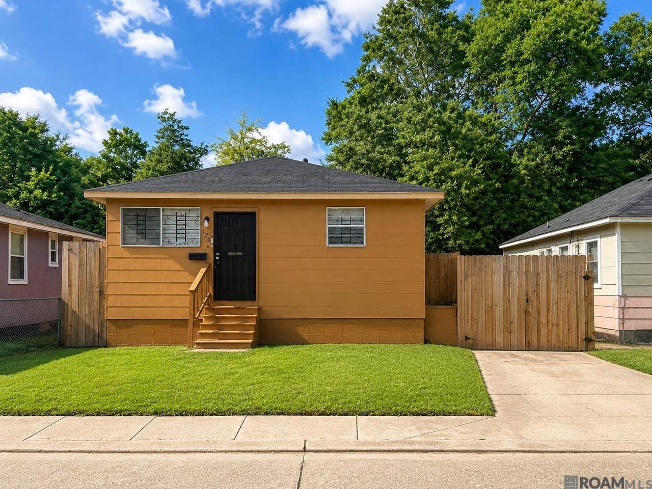 376 Grant St - Photo 1