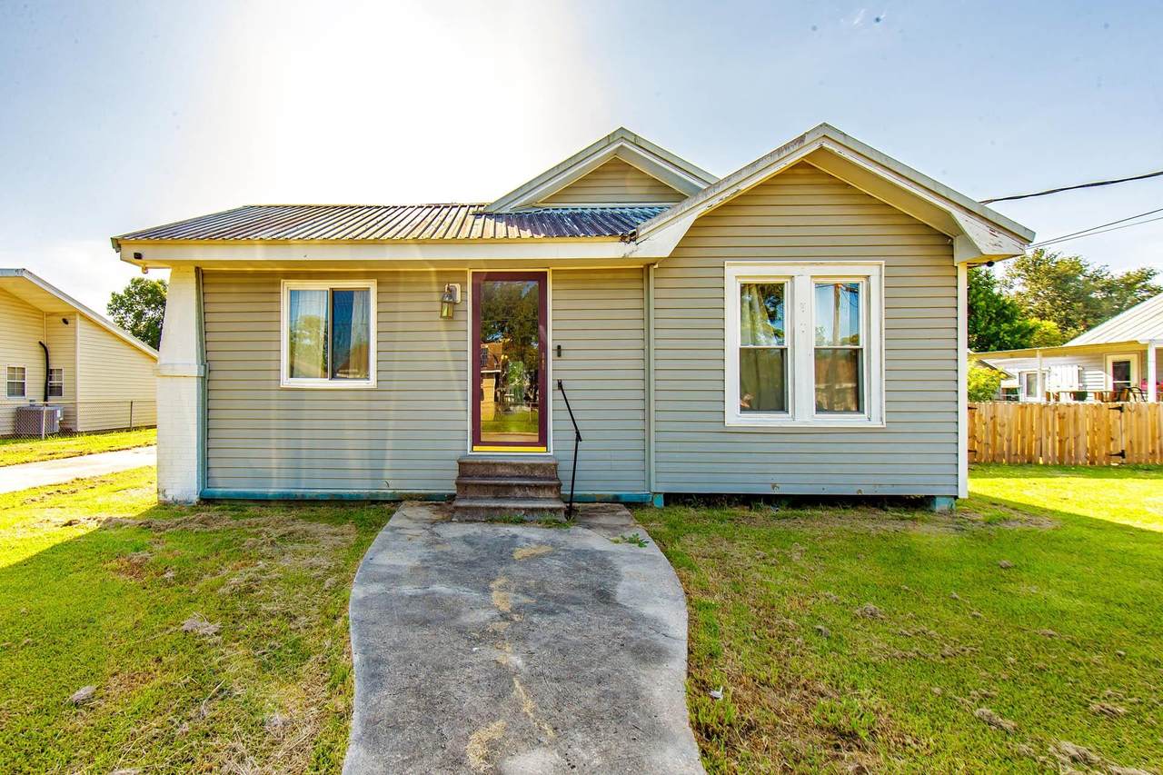 211 Hellier Street - Photo 1