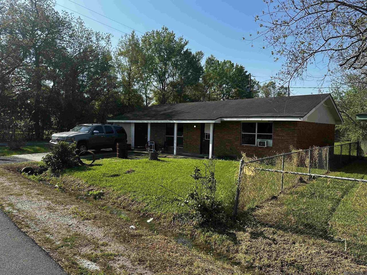 412 Willow St - Photo 1