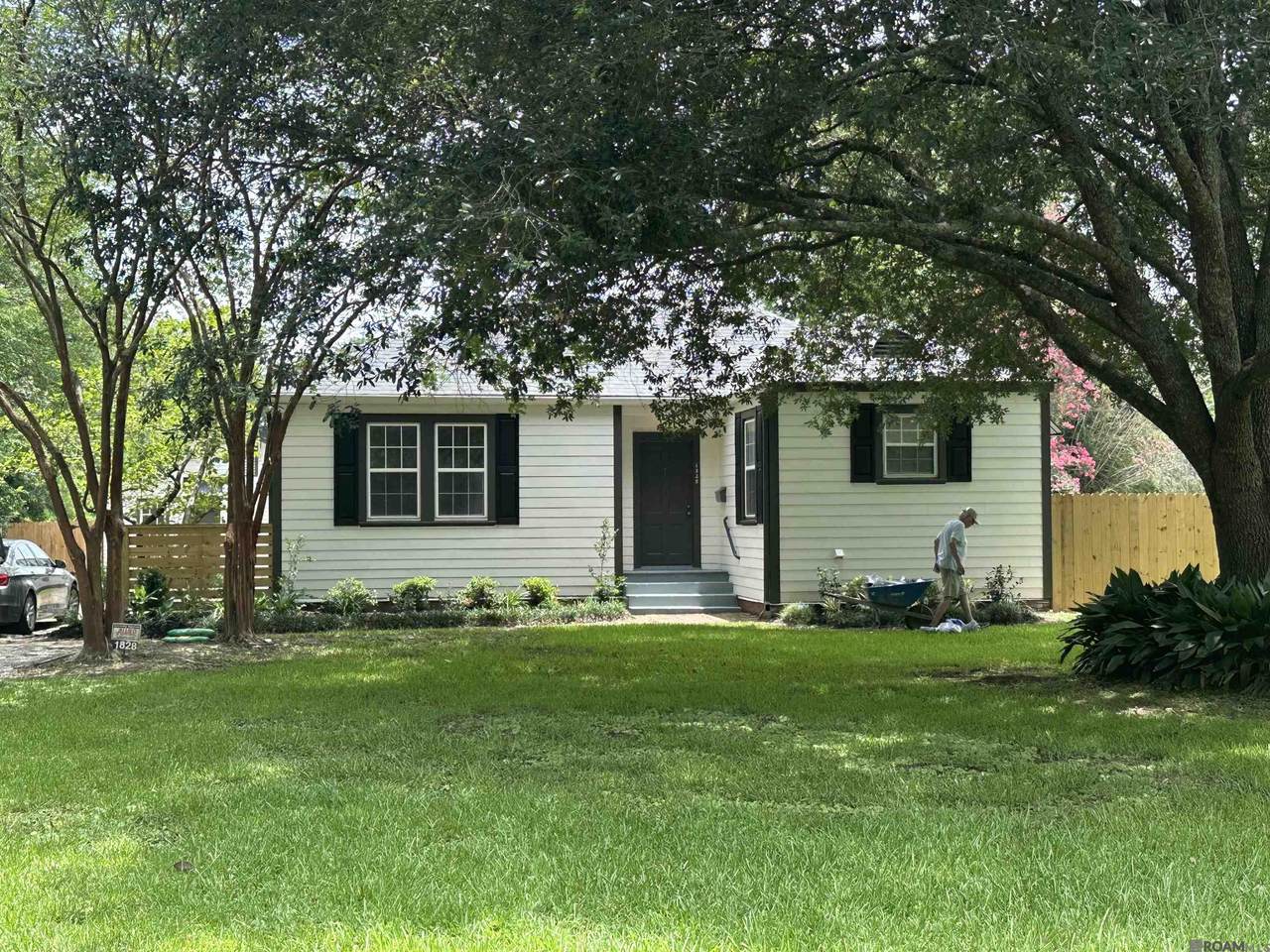 1828 Cloverdale Ave - Photo 1