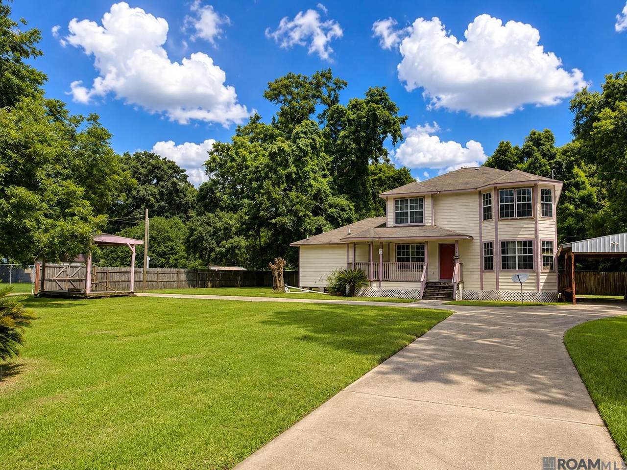 2727 Lorraine St - Photo 1