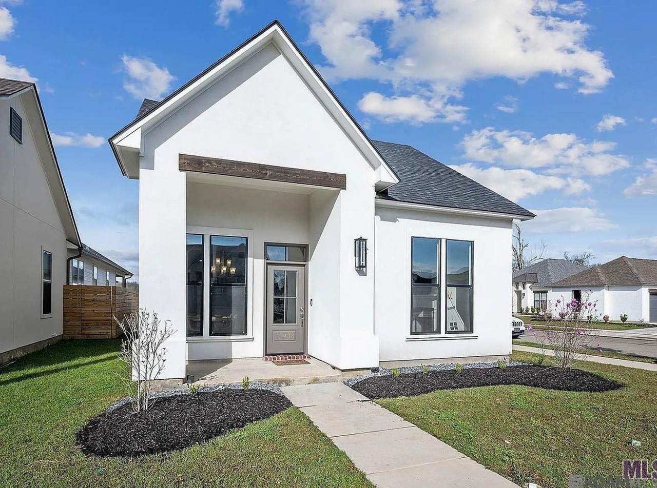 10238 Grayton Dr - Photo 1