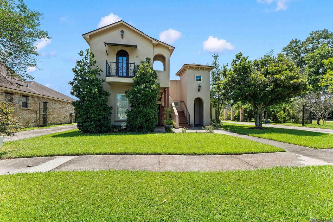 10143 Old World Dr - Photo 1