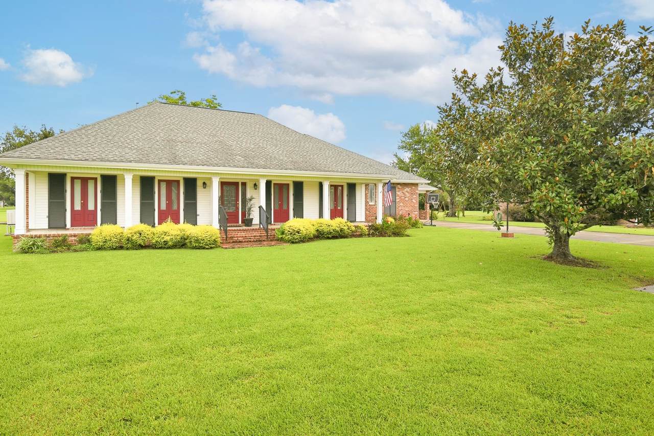 616 Parkside Dr - Photo 1