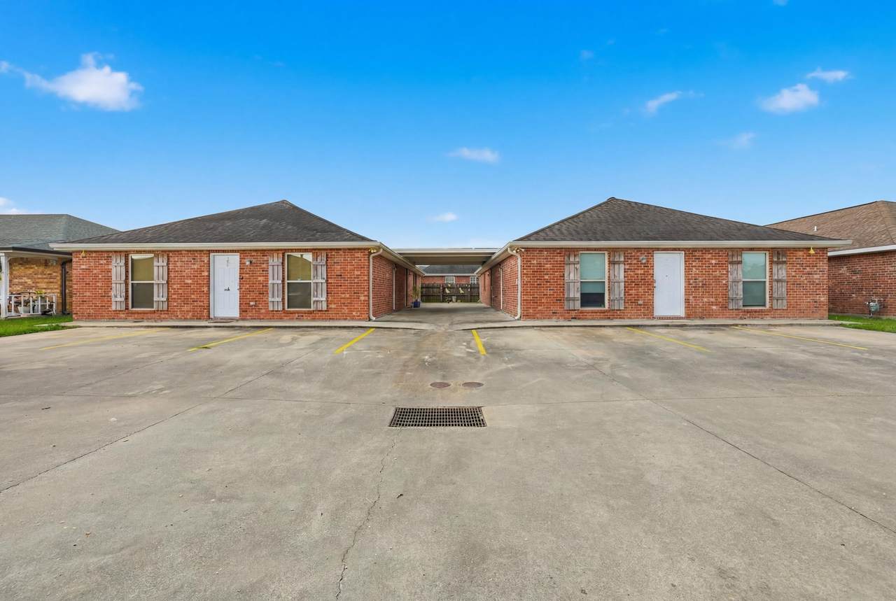 219,221,306,308 Gloria St - Photo 1
