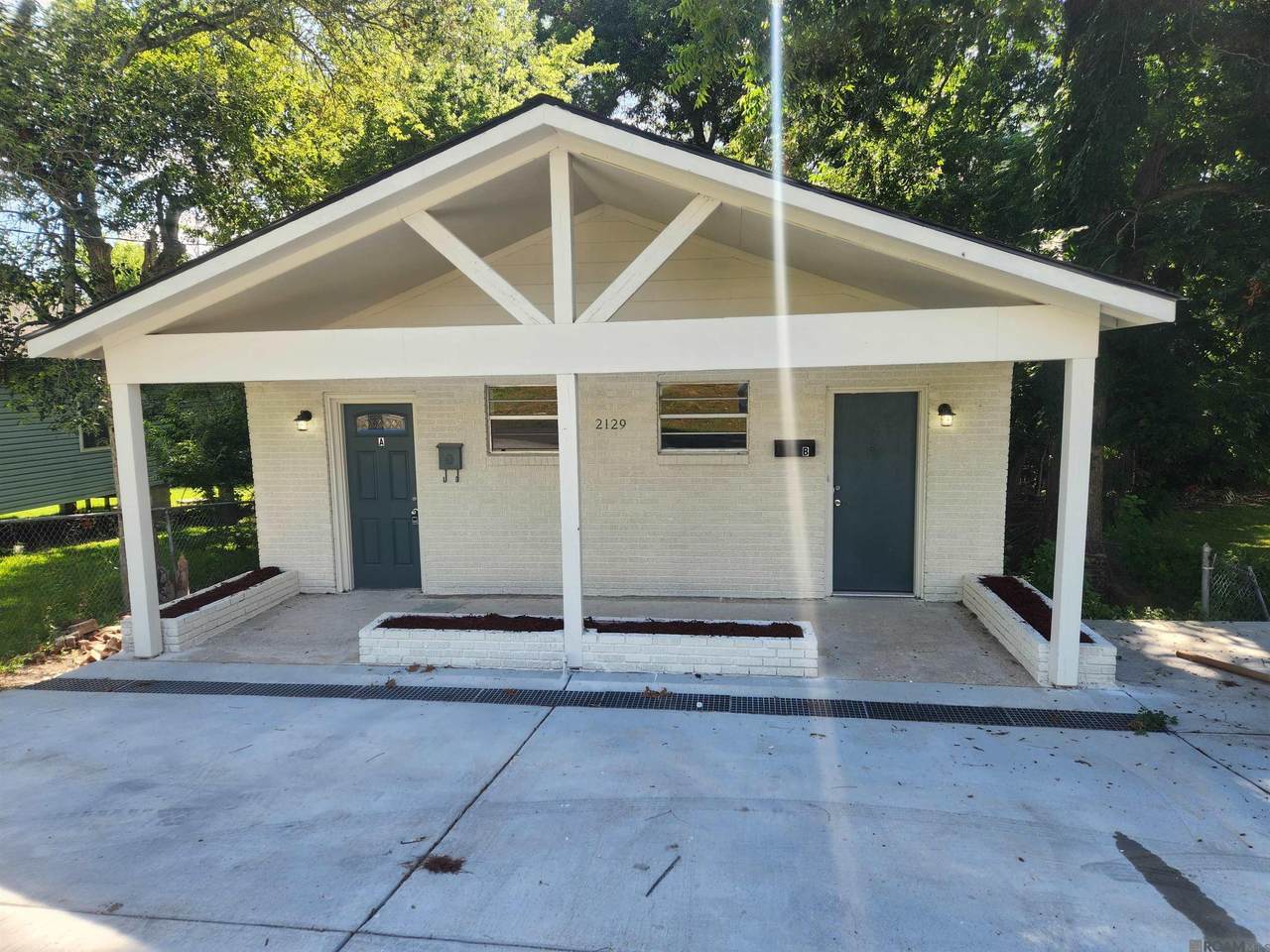 2129 Virginia St - Photo 1