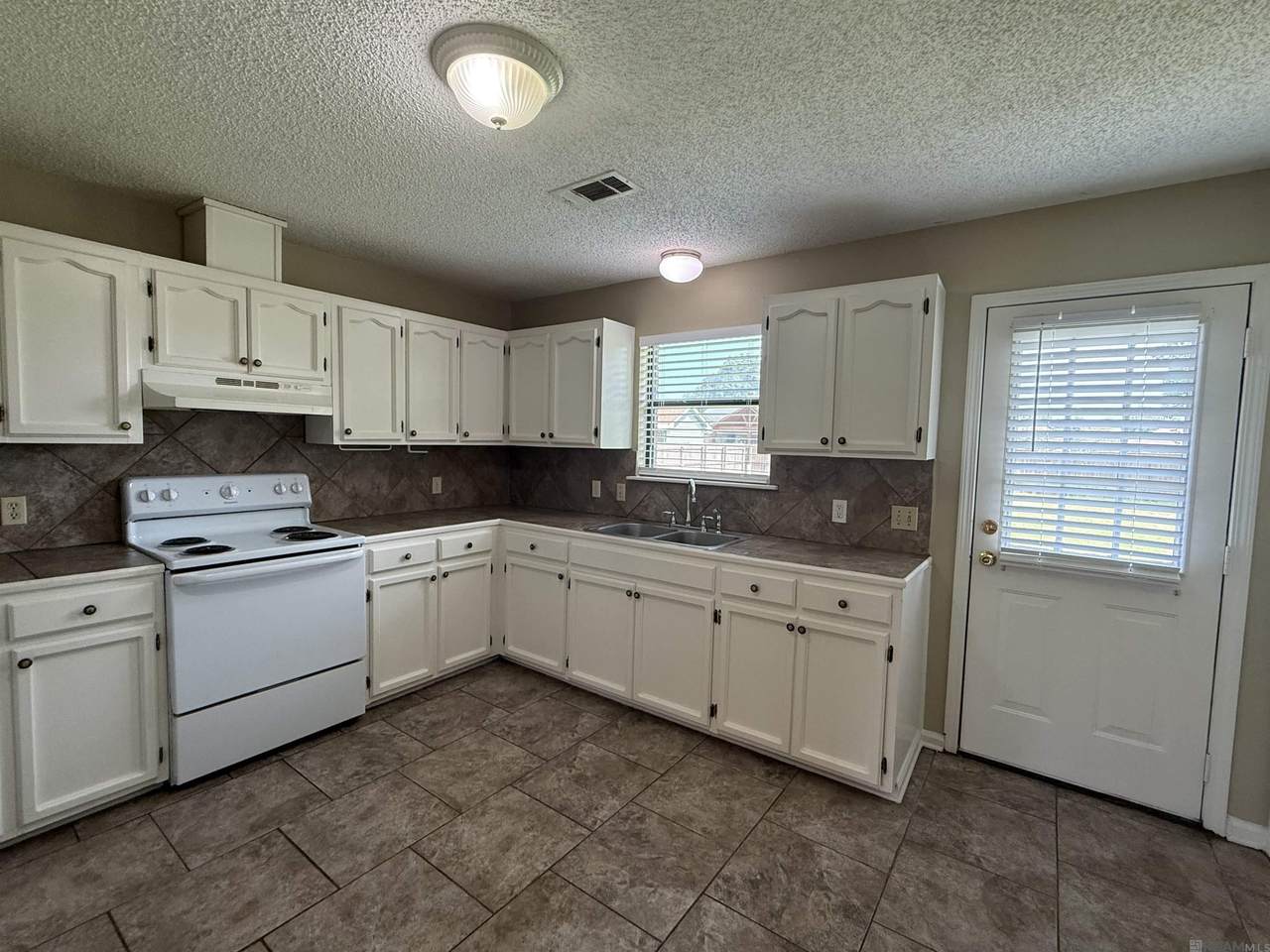 https://bt-photos.global.ssl.fastly.net/batonrouge/1280_boomver_1_2026013384-2.jpg