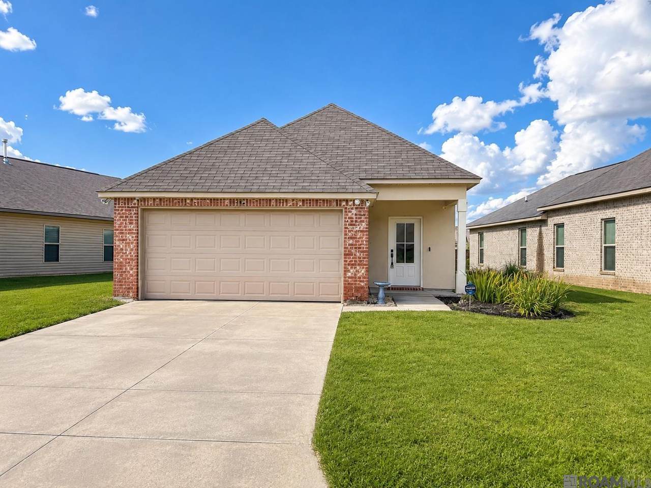 15484 Oakstone Dr - Photo 1