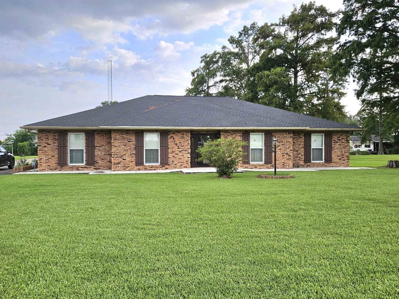 9704 East Park Ave - Photo 1