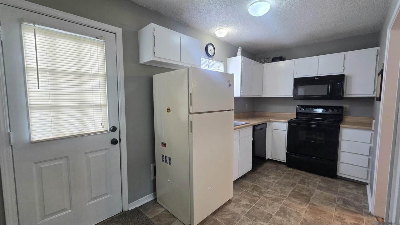 1736 Brightside Dr - Photo 1
