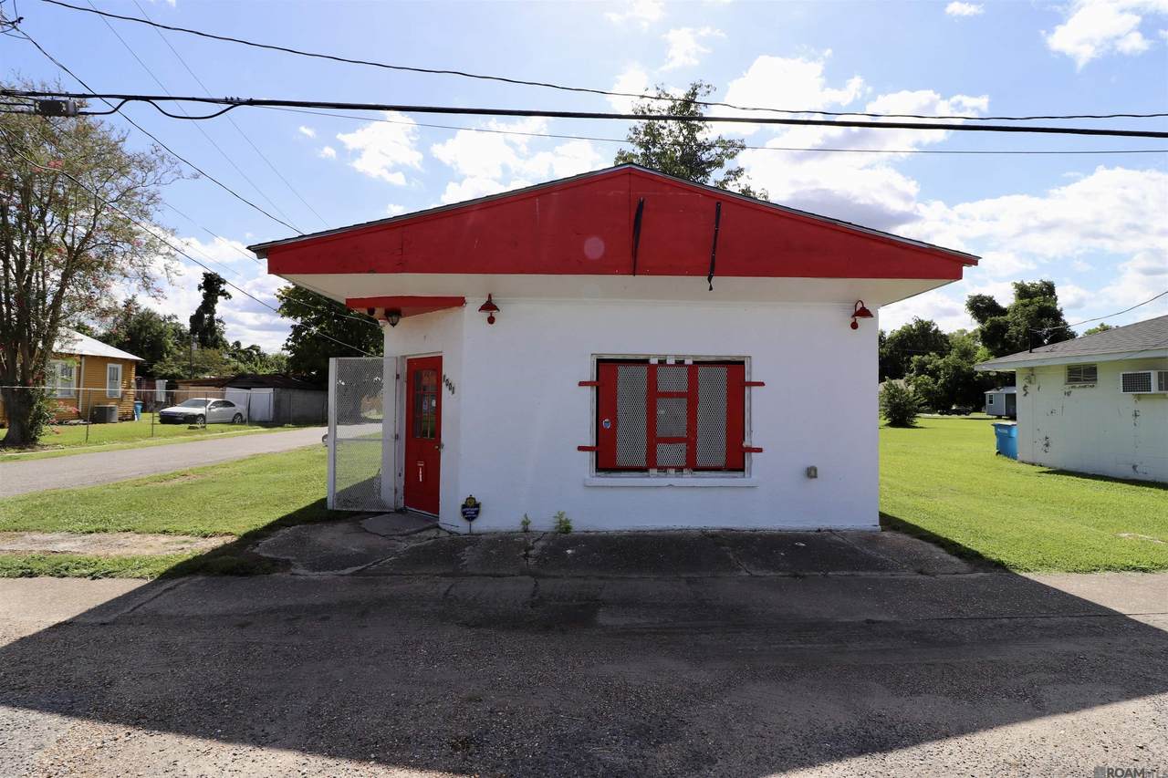 1001 New Roads St - Photo 1