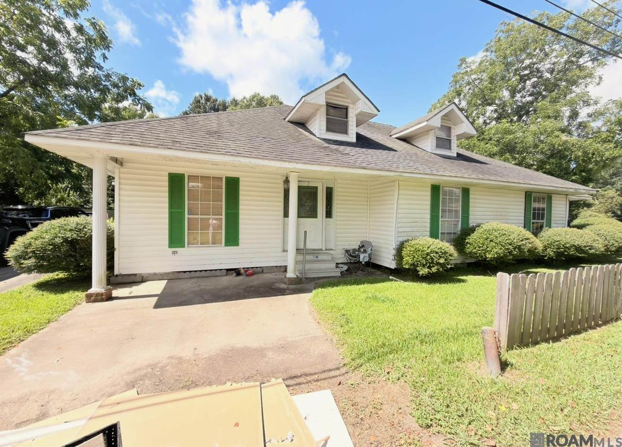 58075 Nicholas St - Photo 1