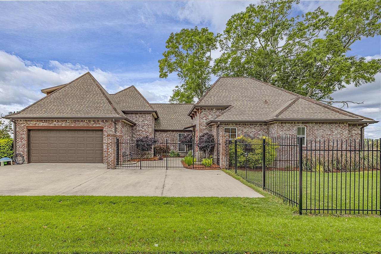 111 Gentle Oak Boulevard - Photo 1