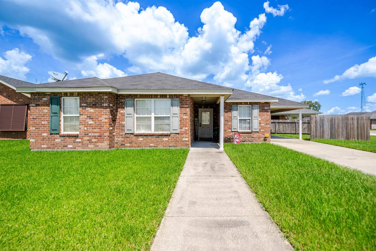 135 Jolie Oaks Blvd - Photo 1