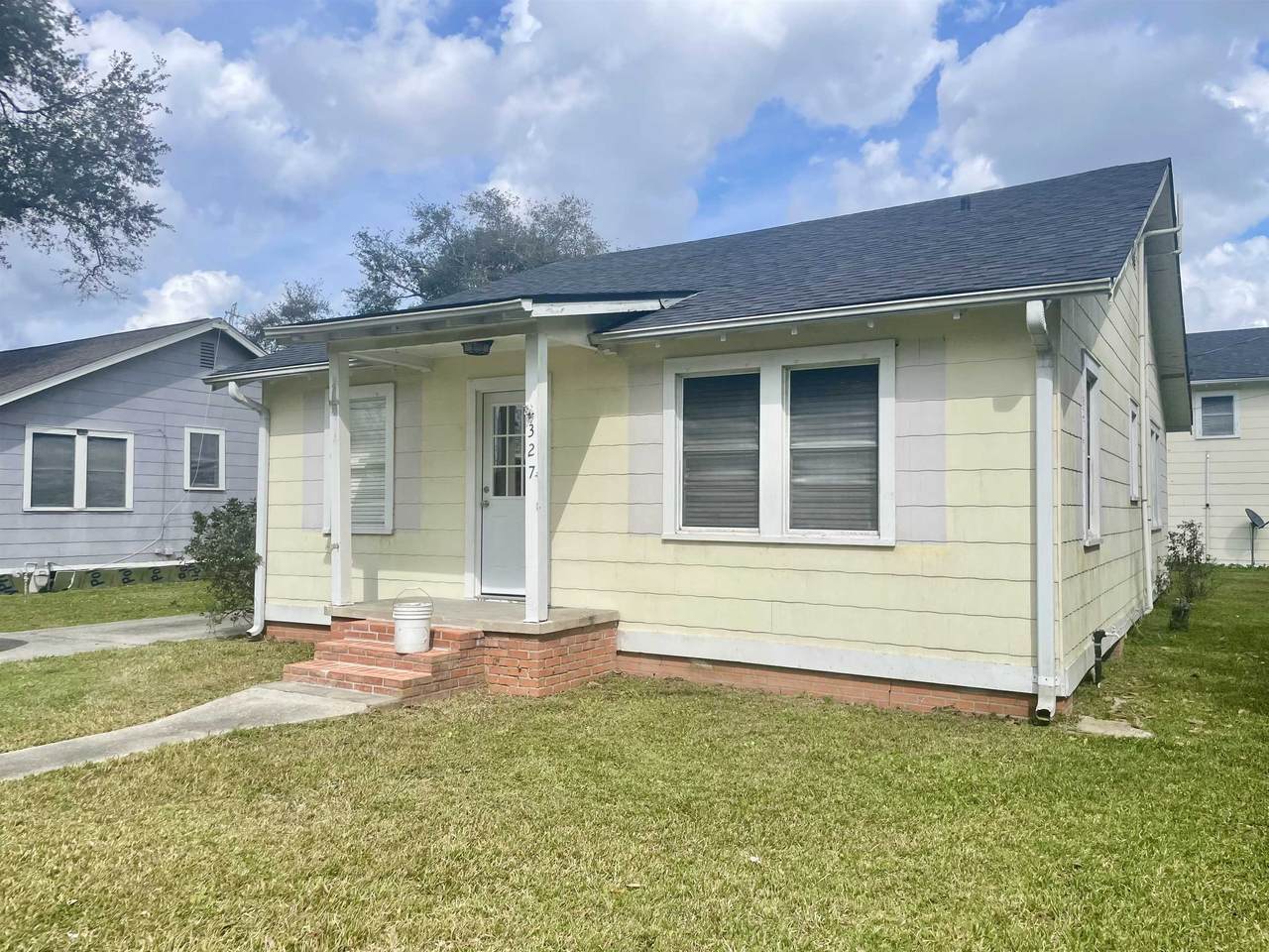 327 Morningside Dr - Photo 1