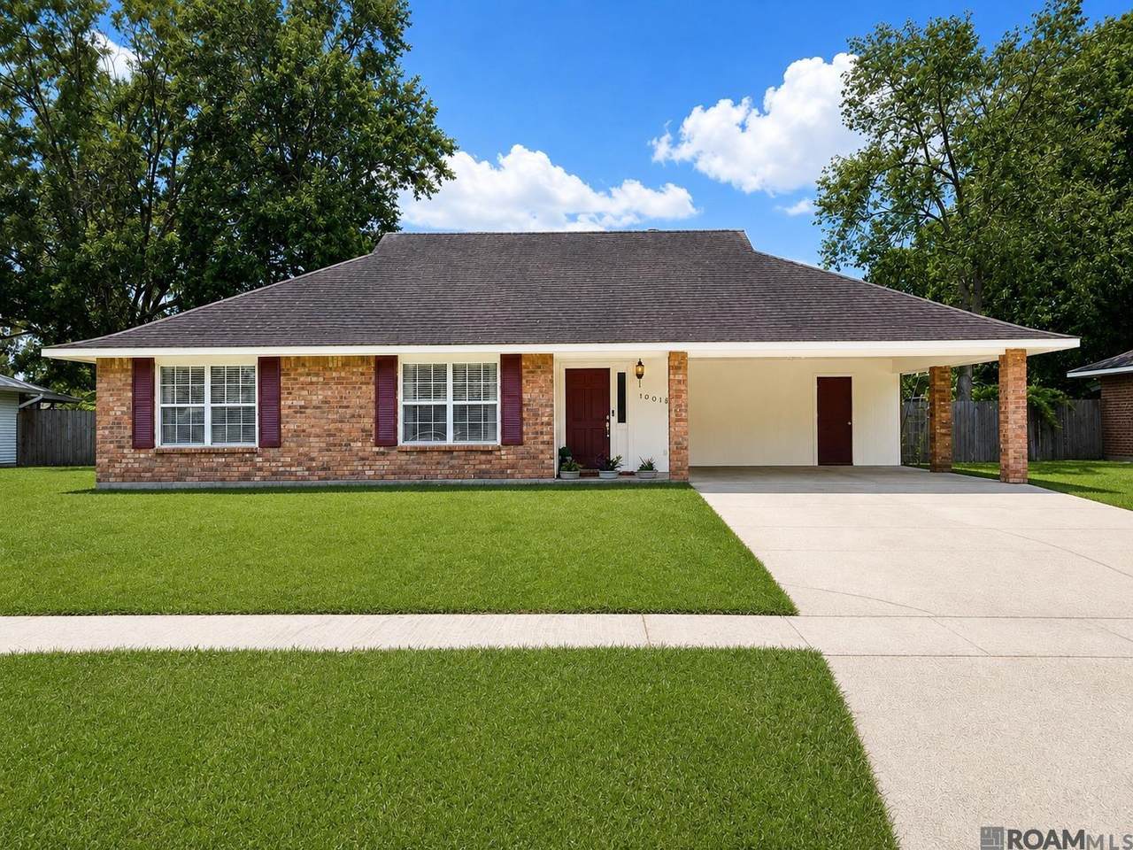 10016 Hawthorne Dr - Photo 1