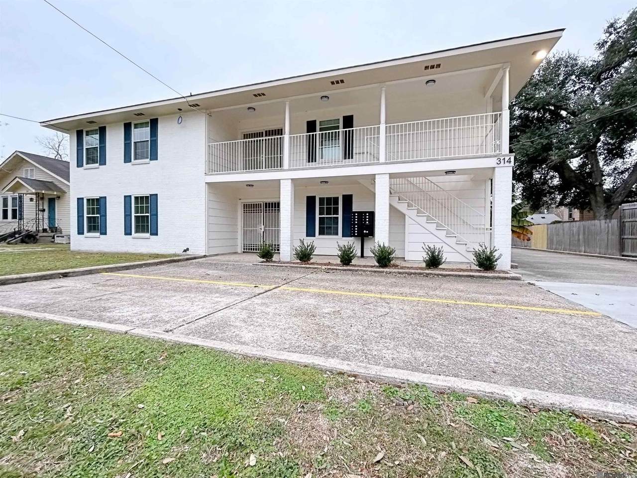 314 West Dr - Photo 1