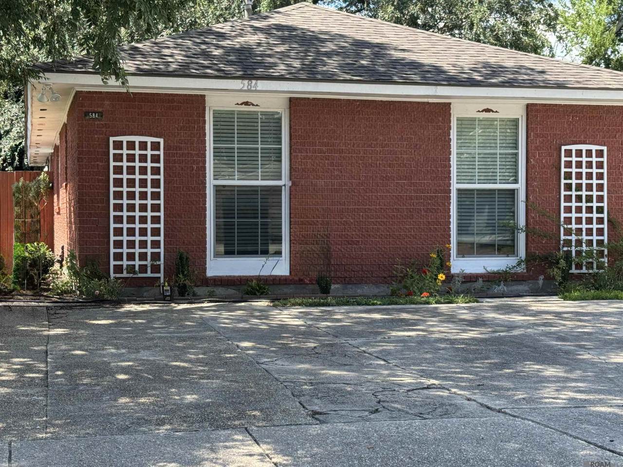 584 Jennifer Jean Dr - Photo 1