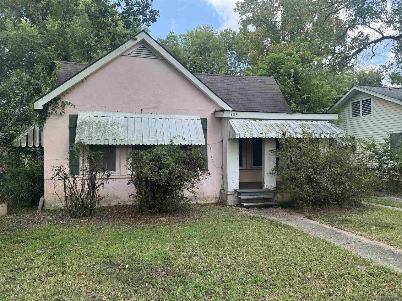 308 Roosevelt St - Photo 1
