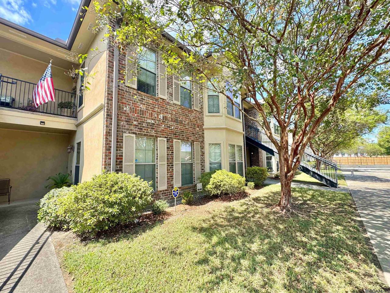 9413 Burbank Dr - Photo 1