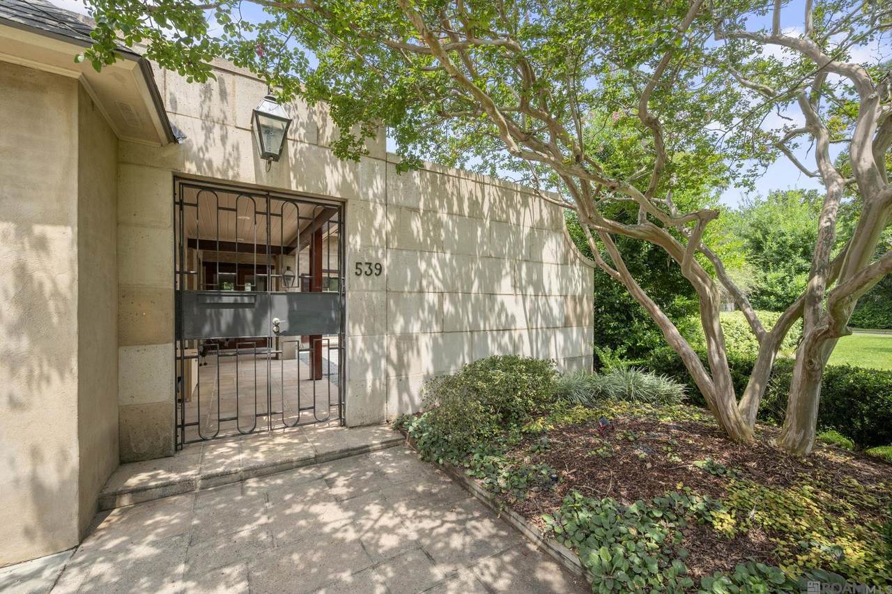 539 Sunset Blvd - Photo 1