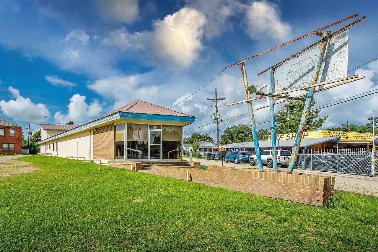7380 Main St - Photo 1